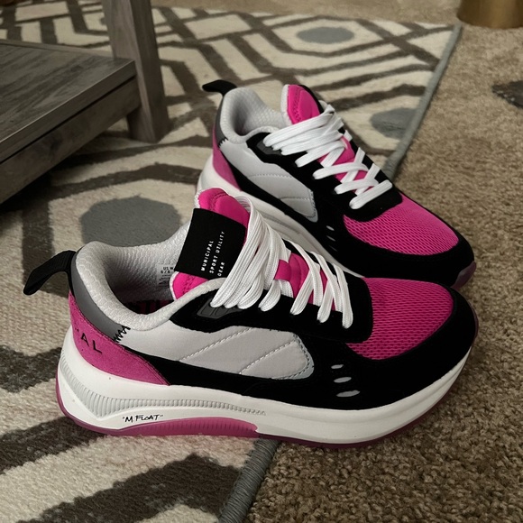 🚔🚔Ladies Municipal by Mark Wahlberg Shoes Size 6/6.5🚔🚔 - Picture 1 of 7